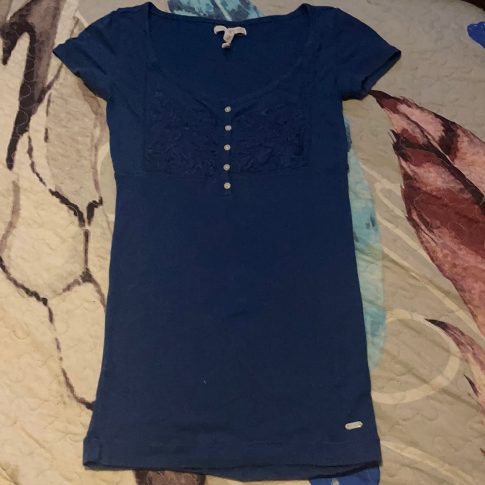 Hollister t-shirt
